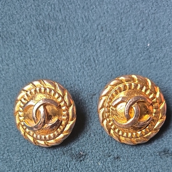 CHANEL Gold-Tone Round Earrings - Picture 1 of 1